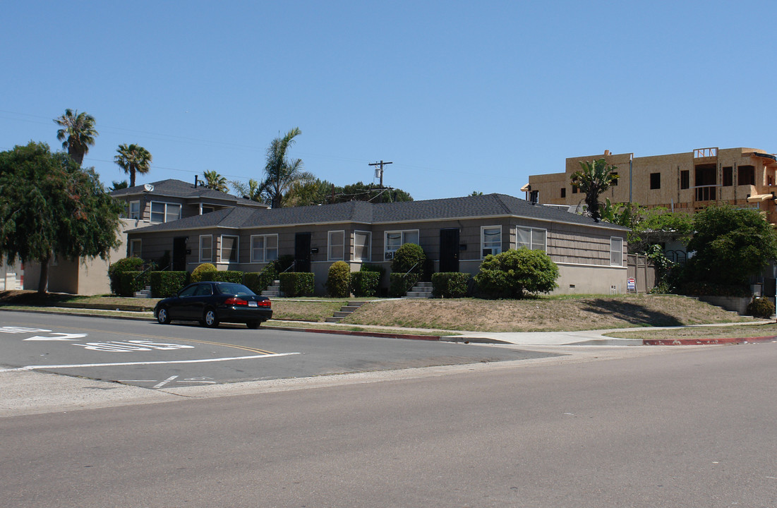 4403-4409 Everts St in San Diego, CA - Building Photo