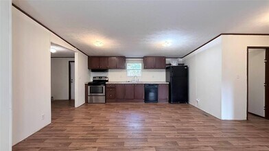 1430 W Howard Ln in Austin, TX - Foto de edificio - Building Photo