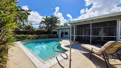 949 W Royal Palm Rd in Boca Raton, FL - Building Photo - Building Photo