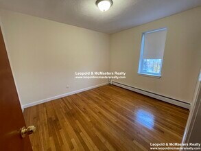 144 North Beacon St, Unit 2A in Boston, MA - Building Photo - Building Photo