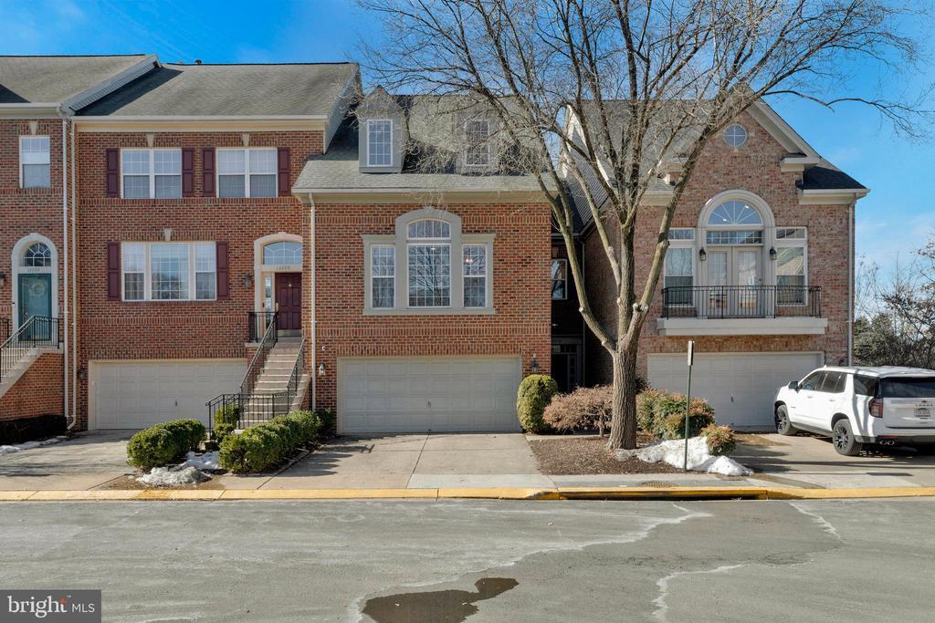 12218 Dorrance Ct in Reston, VA - Building Photo