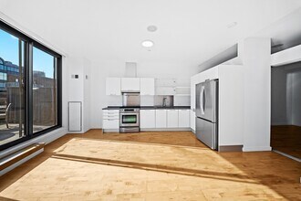 346 Congress St in Boston, MA - Building Photo - Building Photo