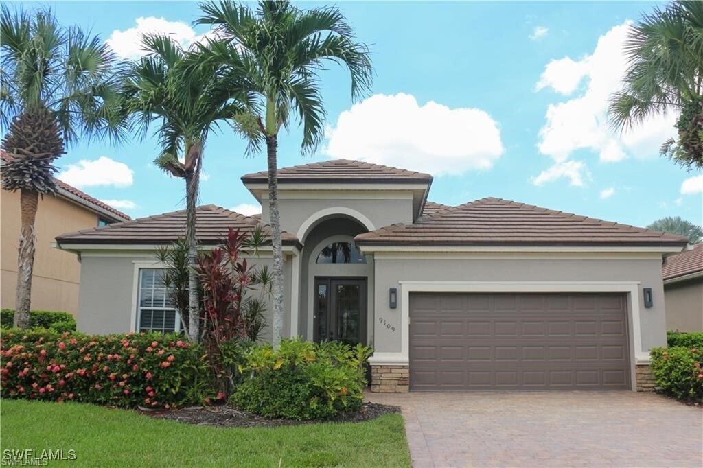 9109 Quartz Ln in Naples, FL - Building Photo