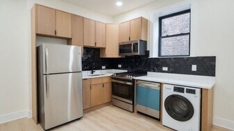 944 N Damen Ave in Chicago, IL - Building Photo