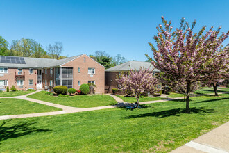 Short Hills Terrace in Short Hills, NJ - Building Photo - Building Photo