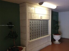 2575 SW 27th Ave, Unit 507 in Miami, FL - Building Photo - Building Photo