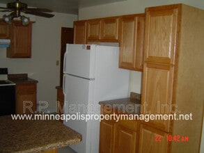 990 Transit Ave in Roseville, MN - Building Photo - Building Photo