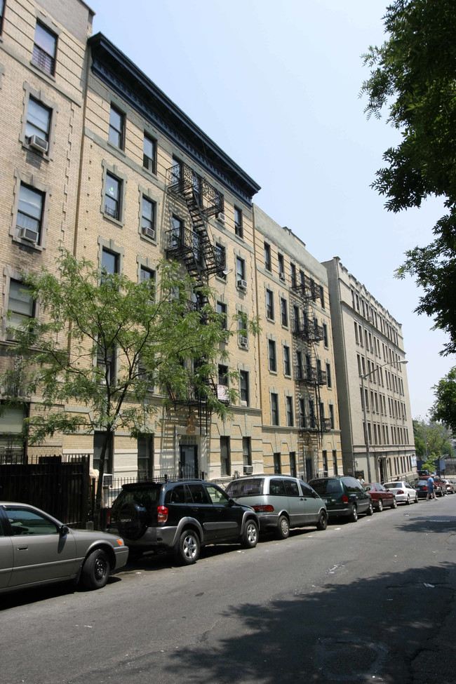 503-505 W 176th St in New York, NY - Foto de edificio - Building Photo