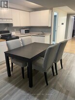 102 Church St S in Richmond Hill, ON - Building Photo