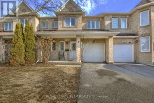 125 Shady Grove St in Ottawa, ON - Building Photo