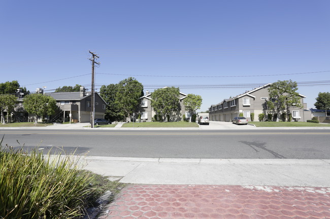 Rancho Las Bolsas in Garden Grove, CA - Foto de edificio - Building Photo