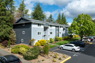 Timber Ridge Condominiums in Woodinville, WA - Foto de edificio - Building Photo