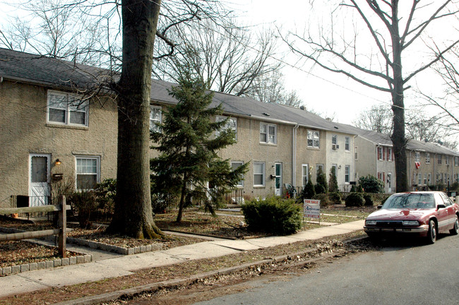 110 Sunrise Dr in Pottstown, PA - Building Photo - Building Photo