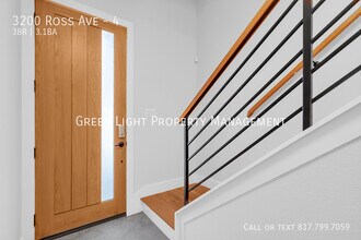 3200 Ross Ave in Dallas, TX - Building Photo - Building Photo