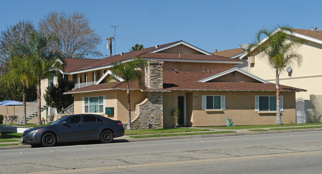 2953 N Garey Ave in Pomona, CA - Building Photo