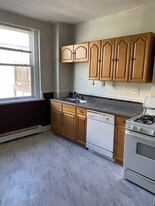 26 Maverick St, Unit 2 in Boston, MA - Building Photo
