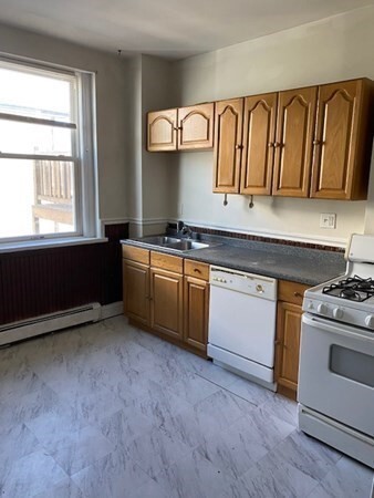 26 Maverick St, Unit 2 in Boston, MA - Foto de edificio