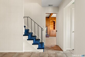 56 Drake Ln in Fairfield, CT - Building Photo - Building Photo