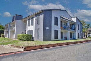 1200 W Taylor St in Sherman, TX - Building Photo