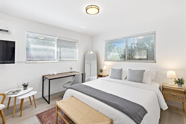 1044 NE 13th Ave-Unit -1044 in Fort Lauderdale, FL - Building Photo - Building Photo
