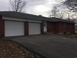 4739 Butler Hill Rd in St. Louis, MO - Building Photo - Building Photo