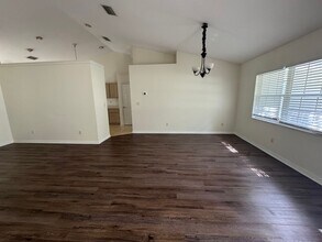4221 NE 32nd Cir in Ocala, FL - Building Photo - Building Photo
