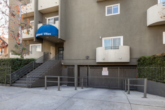 Highland Villas Apartments in Los Angeles, CA - Foto de edificio - Building Photo