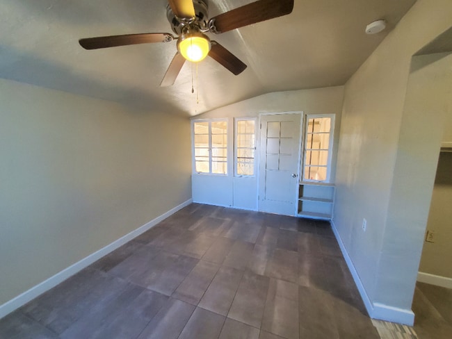 property at 309 W Jacinto St