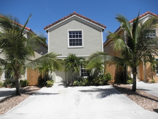 4824-4910 Cambridge St in Lake Worth, FL - Building Photo - Building Photo