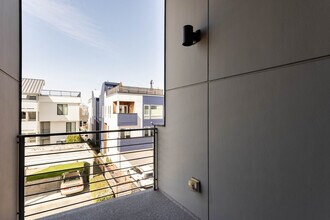 3066 63rd Ave SW in Seattle, WA - Building Photo - Building Photo