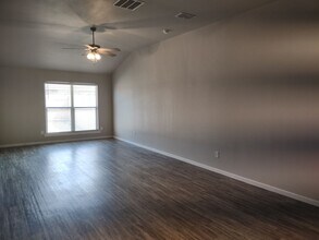 2120 N Avenue J in Lubbock, TX - Building Photo - Building Photo