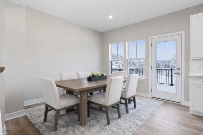 214 Hunter Dr in Coraopolis, PA - Building Photo - Building Photo