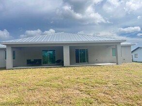4414 Douglas Ln in Lehigh Acres, FL - Building Photo - Building Photo