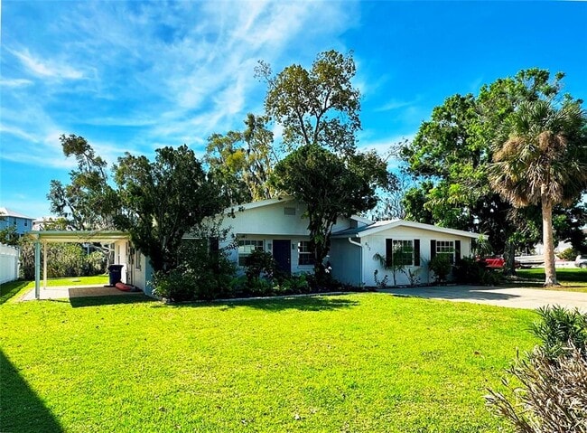 property at 812 Bayview Dr