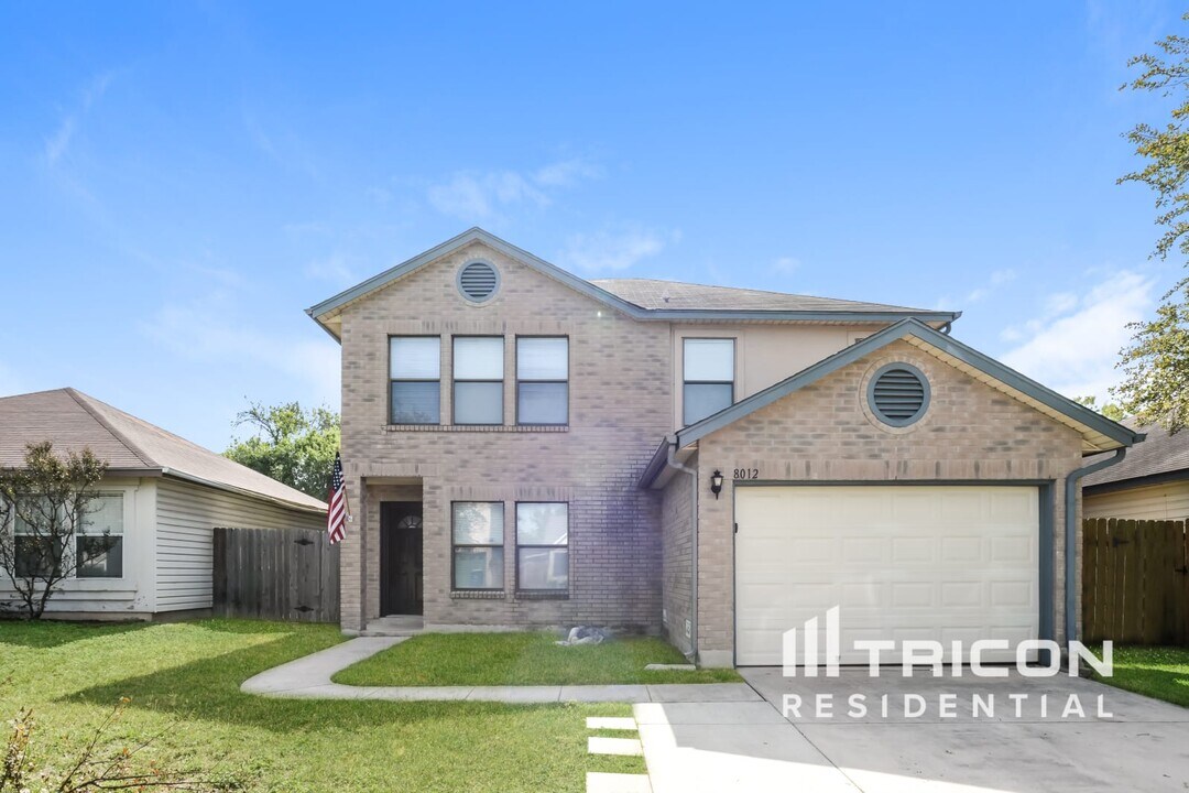 8012 April Bend in San Antonio, TX - Building Photo