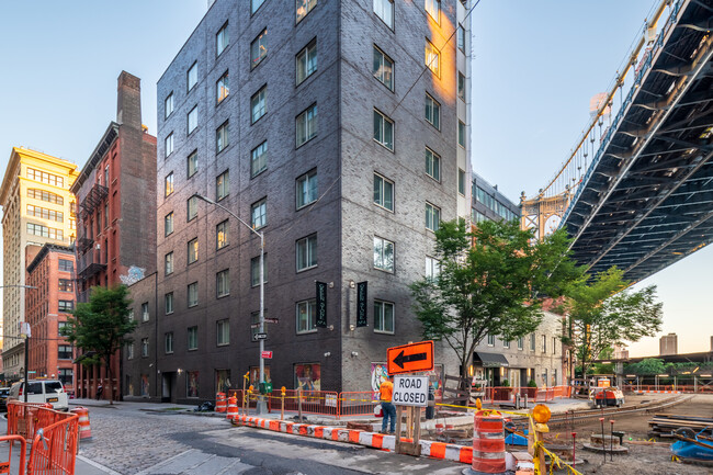 133 Water St in Brooklyn, NY - Building Photo - Primary Photo