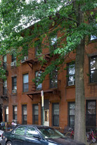 443 17th St Apartments