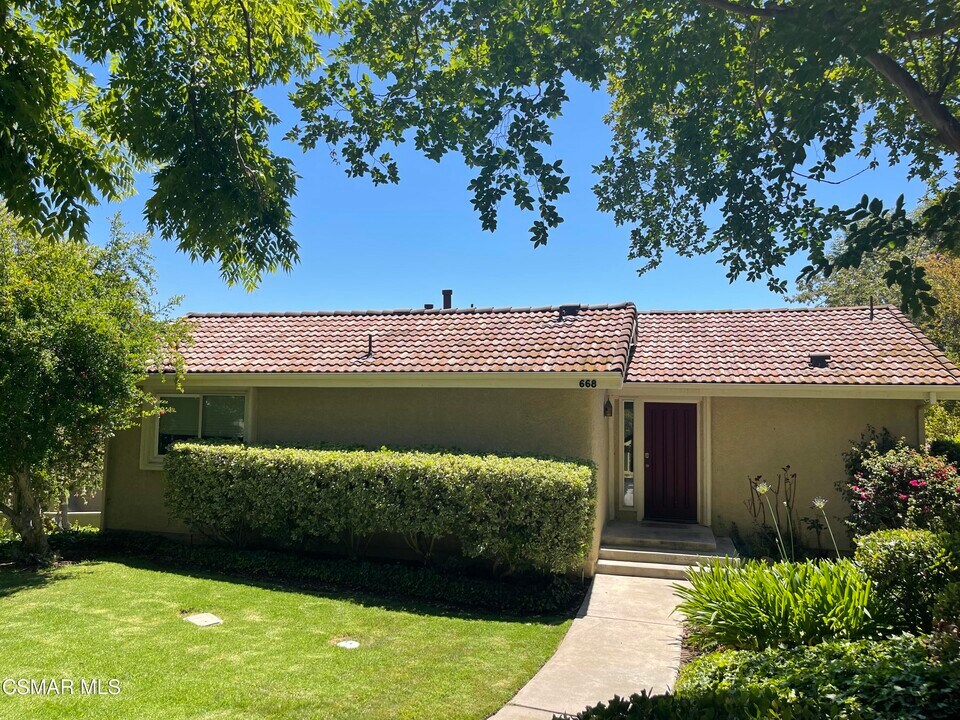668 Cervantes Ct in Oak Park, CA - Building Photo