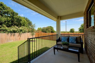 Walden Square in Pflugerville, TX - Building Photo - Building Photo