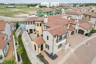 28 Comillas Dr in Westlake, TX - Building Photo