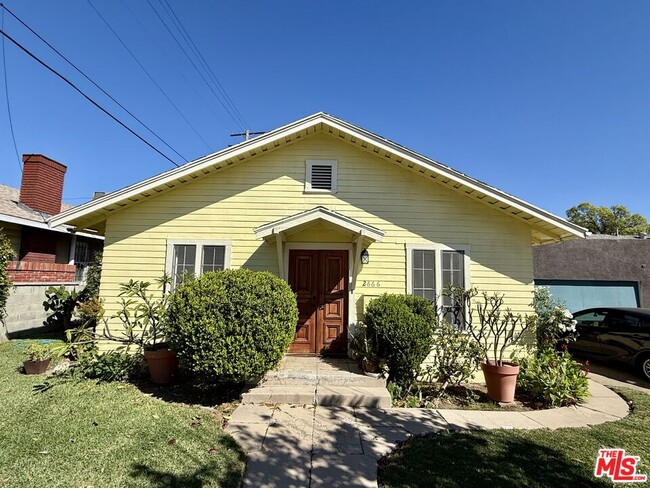 2666 Cimarron St in Los Angeles, CA - Foto de edificio - Building Photo
