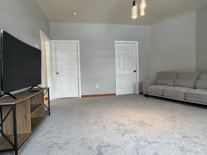 152 Broadway, Unit 1 in Taunton, MA - Building Photo - Building Photo