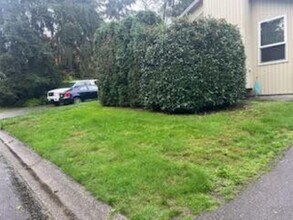 12719 NE 83rd Ct, Unit Rose HIll Duplex in Kirkland, WA - Building Photo - Building Photo