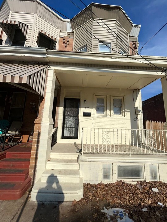 1223 Jackson St in Camden, NJ - Building Photo