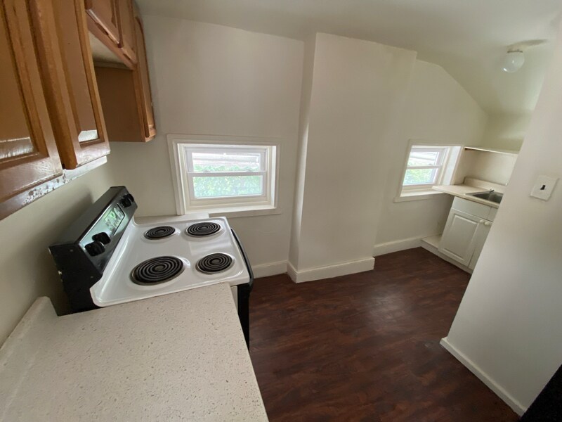 1011 Swede St in Norristown, PA - Building Photo