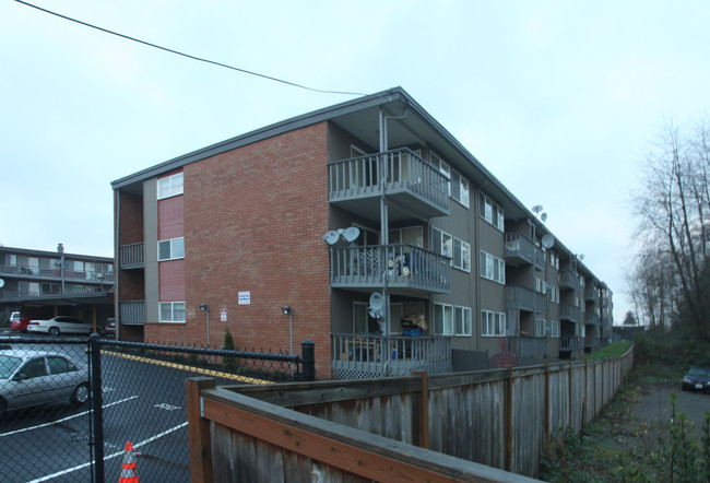 Edgewood Apartments in Tukwila, WA - Foto de edificio - Building Photo