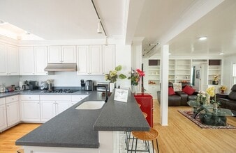 1 Harmony St, Unit 306 in Stonington, CT - Building Photo - Building Photo