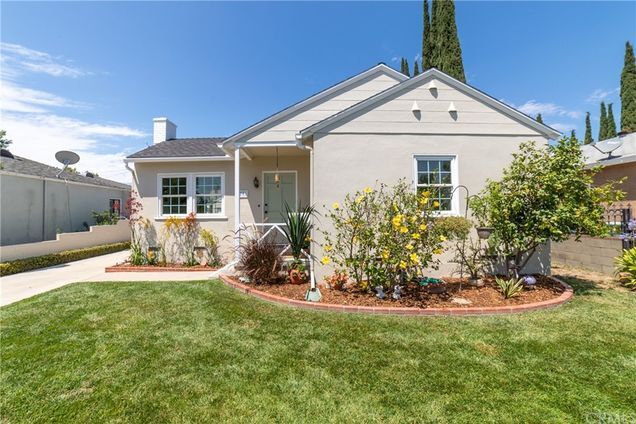 property at 251 S Lamer St