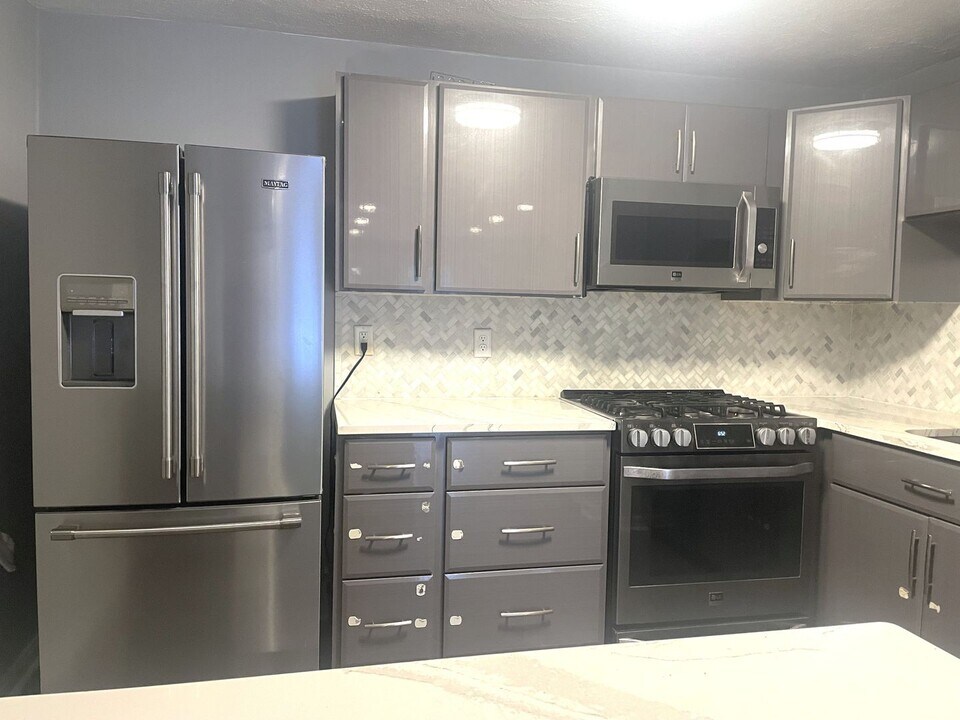 5 Karen Cir in Billerica, MA - Building Photo