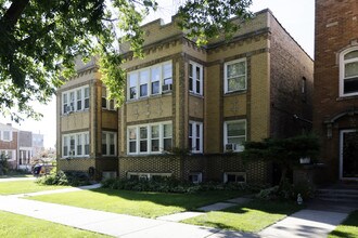 4105 W Nelson St in Chicago, IL - Foto de edificio - Building Photo